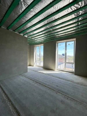 Продам стильний котедж на ділянці 5 сот. Паркан по периметру