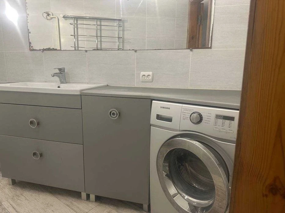 Продаж 3 кімнатної квартири на Полтавській
