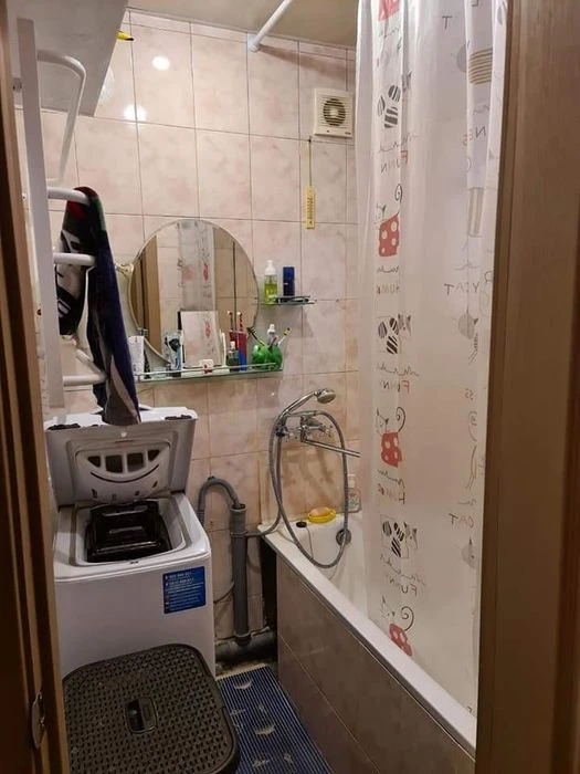 Продам! 2 комнатная квартира, Левый берег, 4/5 эт.