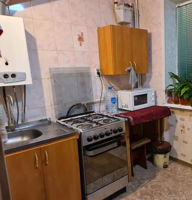 Продам! 2 комнатная квартира, Левый берег, 4/5 эт.