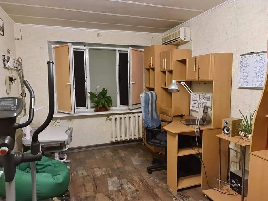 Продам! 2 комнатная квартира, Левый берег, 4/5 эт.
