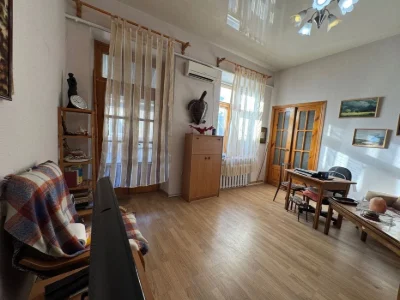 Продам 3к. квартиру в Центре - ул. Базарная/ул. Итальянская
