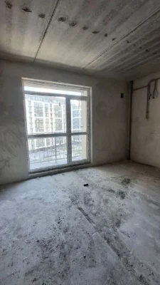 Квартира - з трьома кімнатами та 2 санвузлами. Простір для к