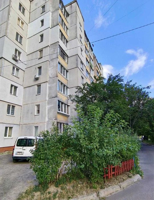 У продажу 1-кімнатна квартира ЧН-серії 39 м2, ремонт, вбудов