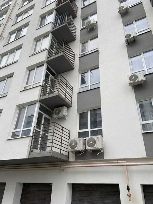 Продам 2-комн квартиру в районе Содружества ул.