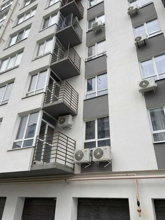 Продам 2-комн квартиру в районе Содружества ул.
