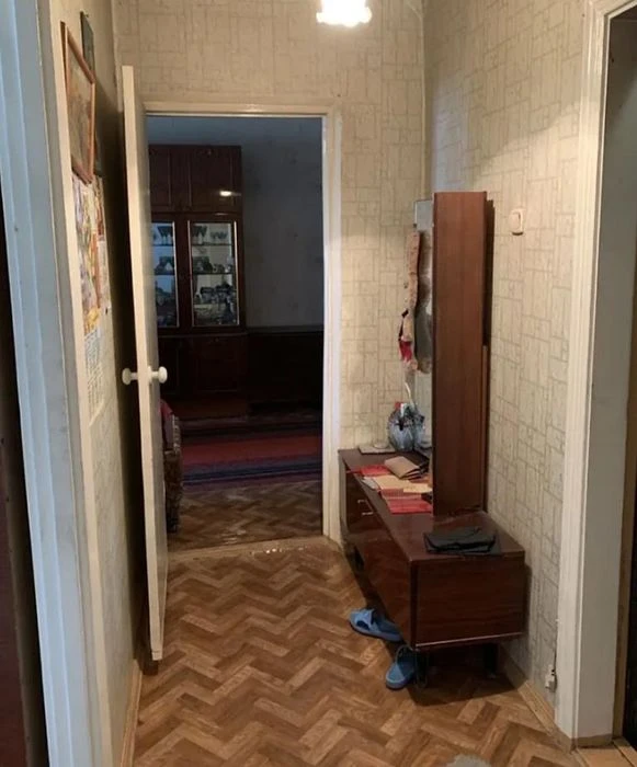 Продам 2-комн квартиру в районе Малиновского Маршала ул.