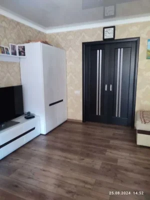 Продам 3-комн квартиру в районе Космонавтов ул.