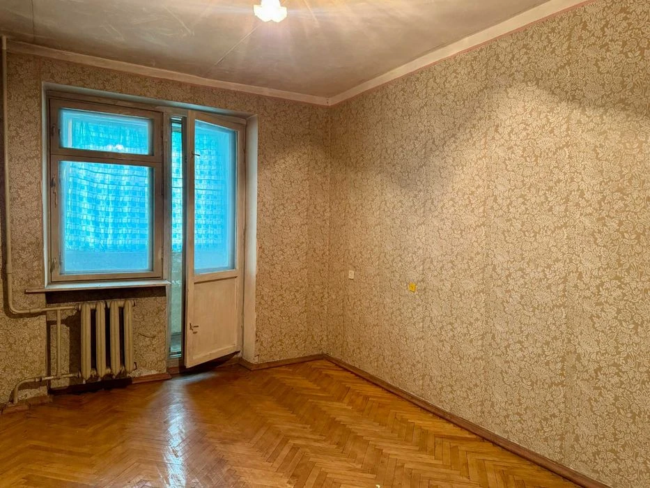 Продаж 2 кімн. квартири 54м2 Харківське шосе 55 - (цегляний