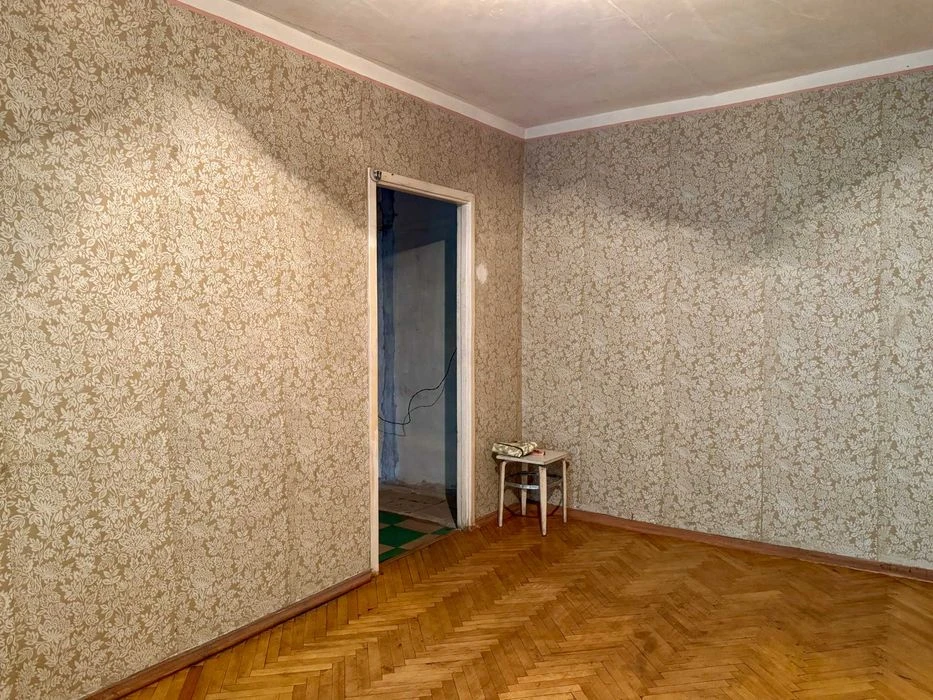 Продаж 2 кімн. квартири 54м2 Харківське шосе 55 - (цегляний