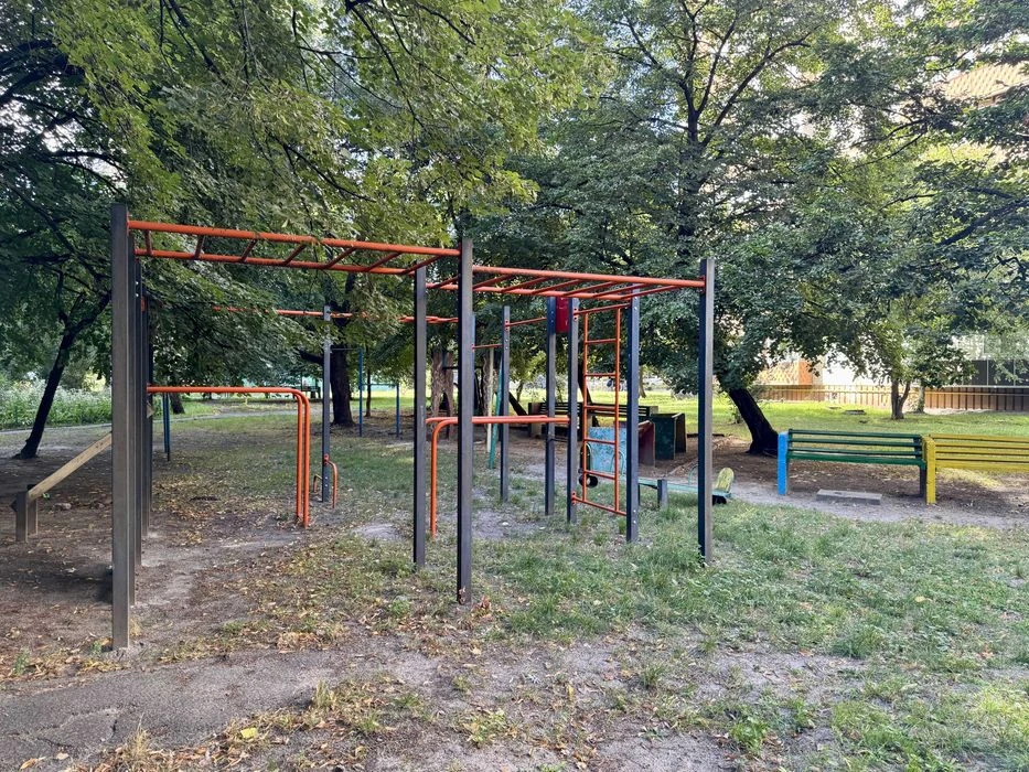 Продаж 2 кімн. квартири 54м2 Харківське шосе 55 - (цегляний