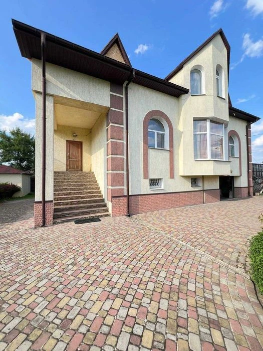 Продам 2х поверховий будинок,район Одесская,250м2 (код5662)