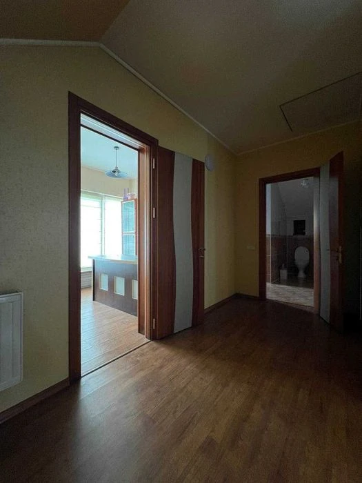 Продам 2х поверховий будинок,район Одесская,250м2 (код5662)