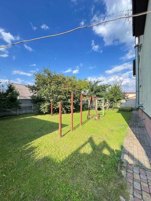 Продам 2х поверховий будинок,район Одесская,250м2 (код5662)