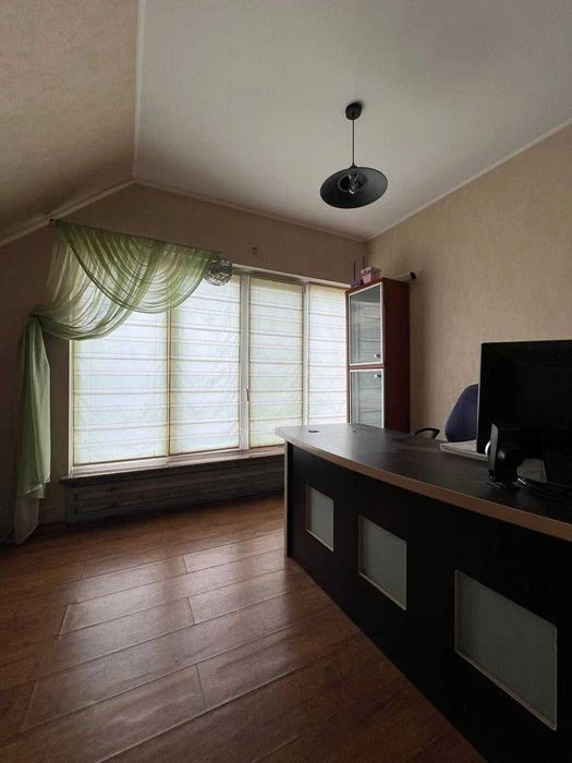 Продам 2х поверховий будинок,район Одесская,250м2 (код5662)