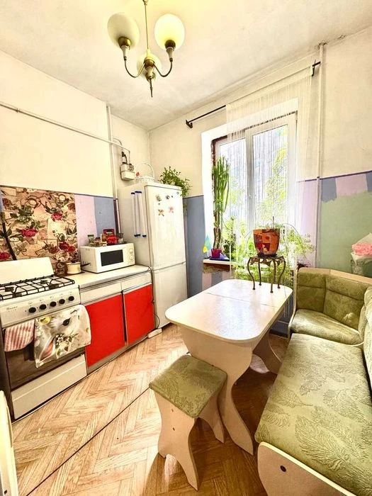 Продаж 2-кімнатної квартири на Фонтані, вул. Середньофонтанс