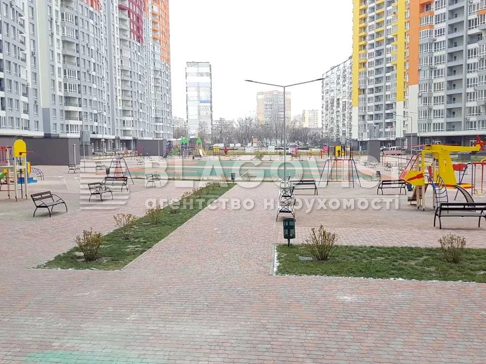 Квартира. Київ, Каховська вул.