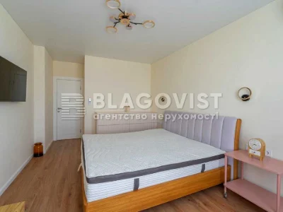 Квартира. Київ, Каховська вул.