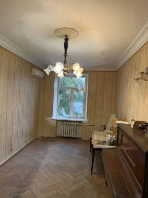 Продам 2 кімнатну квартиру.Приморський район| Сталінка|вул.П