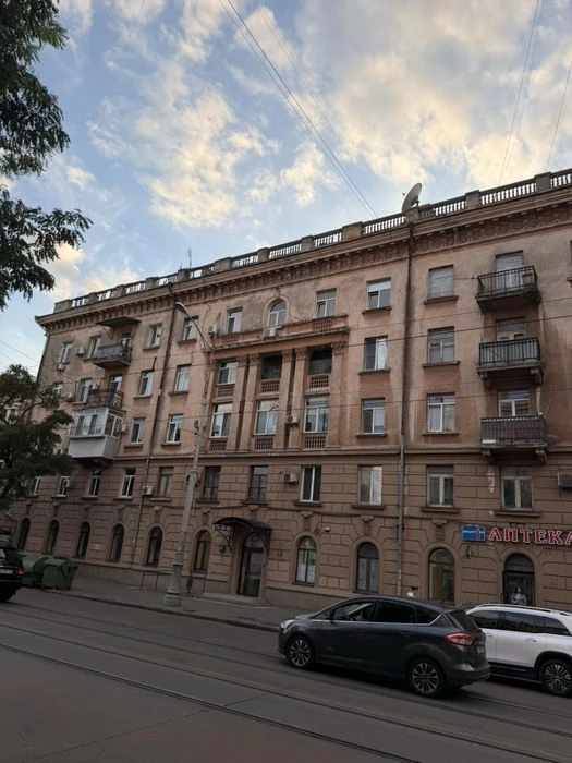 Продам 2 кімнатну квартиру.Приморський район| Сталінка|вул.П
