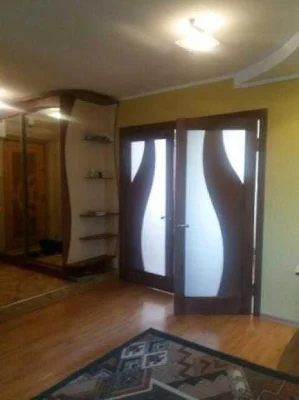 3-х кімнатна квартира в цегляний будинку, з капітальним ремо