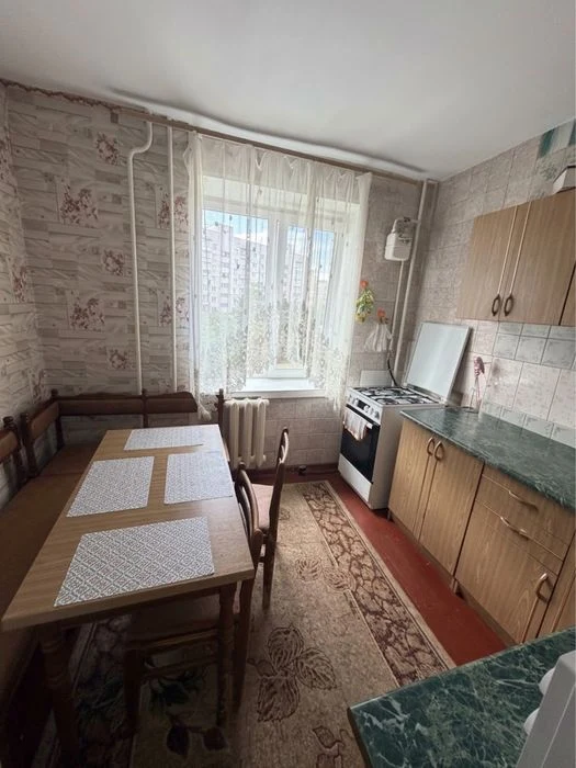 Продам 2кім квартиру в цегляному будинку