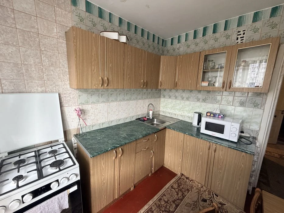 Продам 2кім квартиру в цегляному будинку