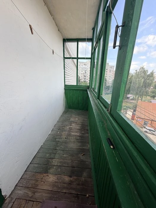 Продам 2кім квартиру в цегляному будинку