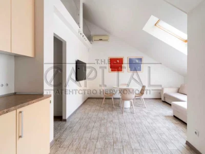 Квартира. Київ, Регенераторна вул., 4 к