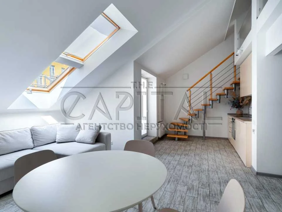 Квартира. Київ, Регенераторна вул., 4 к