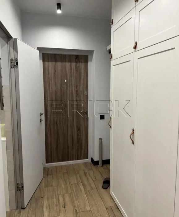 Продаж однокімнатної квартири в ЖК Республіка за адресою Тад