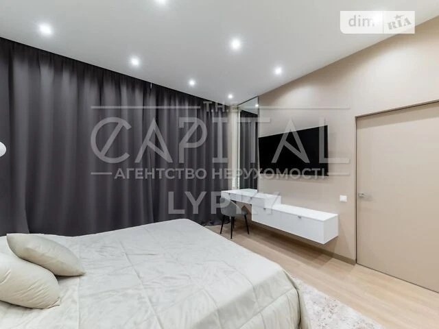 Sale of 3-room apartment 85 sq. m. on Andriy Verkhoglyada St. 15B •
