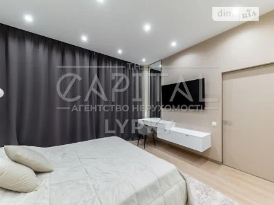 Sale of 3-room apartment 85 sq. m. on Andriy Verkhoglyada St. 15B •