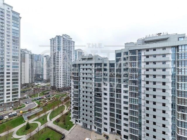 Sale of 3-room apartment 85 sq. m. on Andriy Verkhoglyada St. 15B •