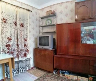 Новые Дома. Продам однокомнатную гостинку. Капитальный ремон
