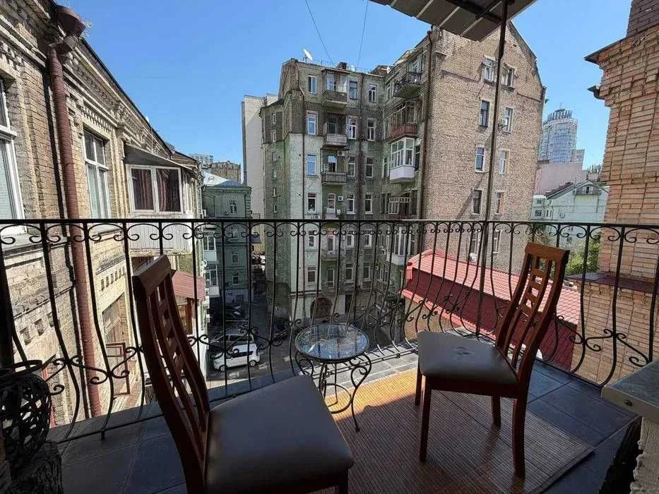 Продаж 3к квартири, Гоголівська 2А, Шевченківський район