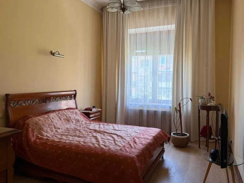 Продаж 3к квартири, Гоголівська 2А, Шевченківський район