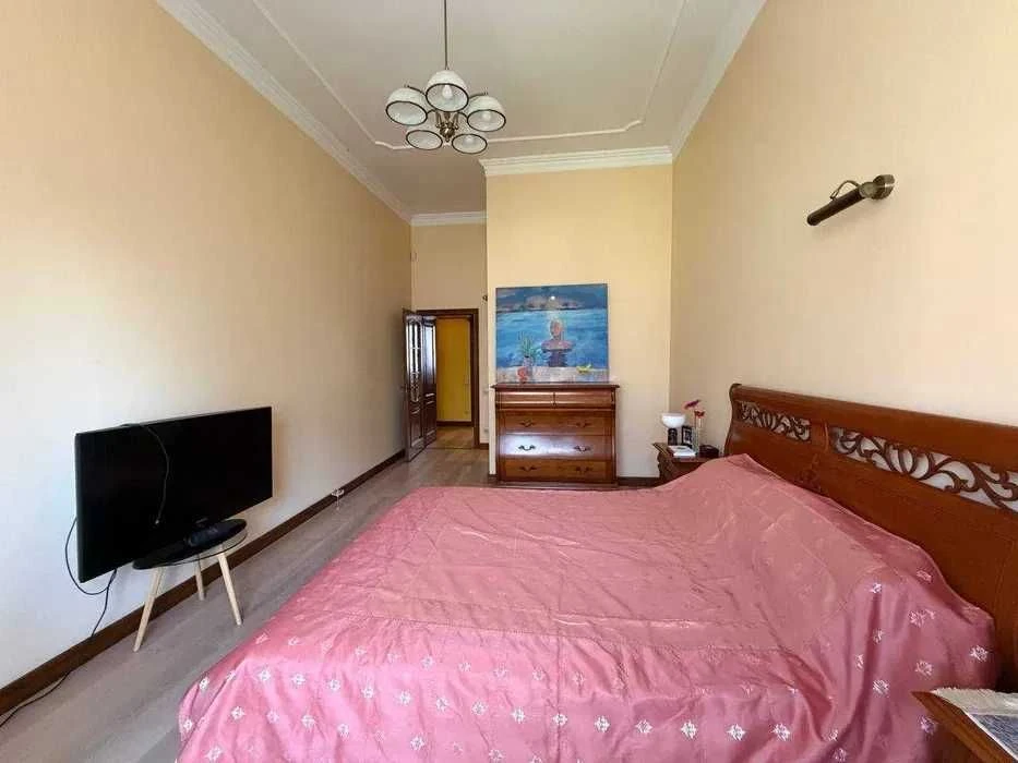 Продаж 3к квартири, Гоголівська 2А, Шевченківський район