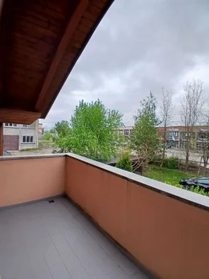 Italian style townhouse, renovated, ready to move in