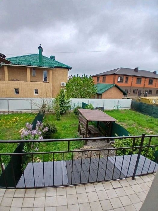 Italian style townhouse, renovated, ready to move in