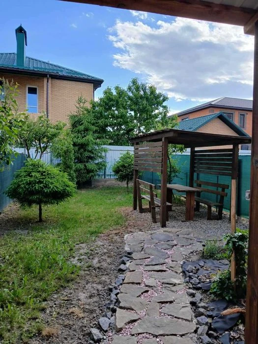 Italian style townhouse, renovated, ready to move in