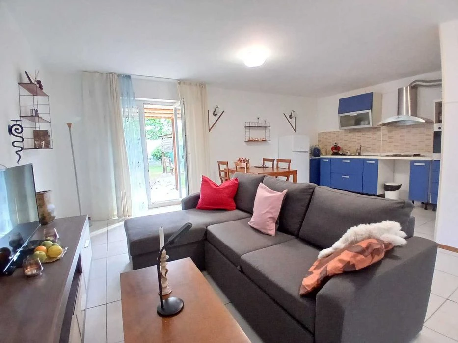 Italian style townhouse, renovated, ready to move in