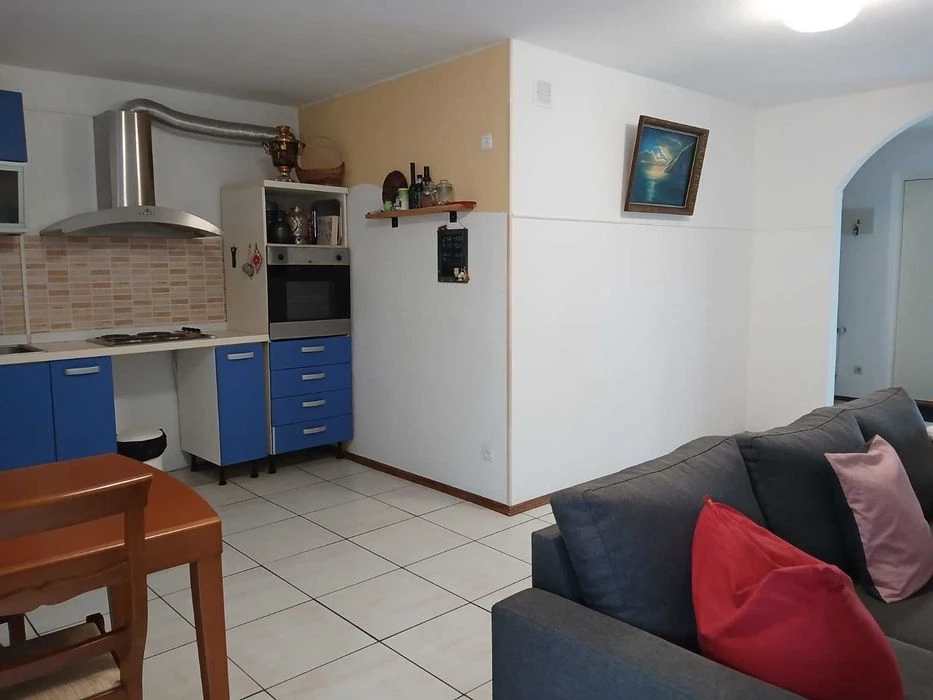 Italian style townhouse, renovated, ready to move in