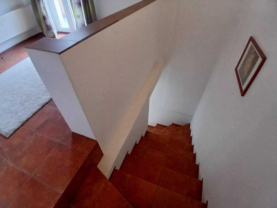 Italian style townhouse, renovated, ready to move in