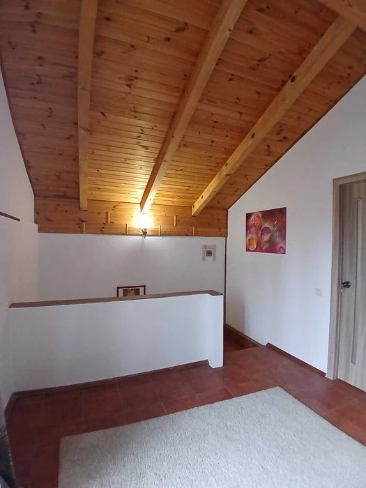 Italian style townhouse, renovated, ready to move in