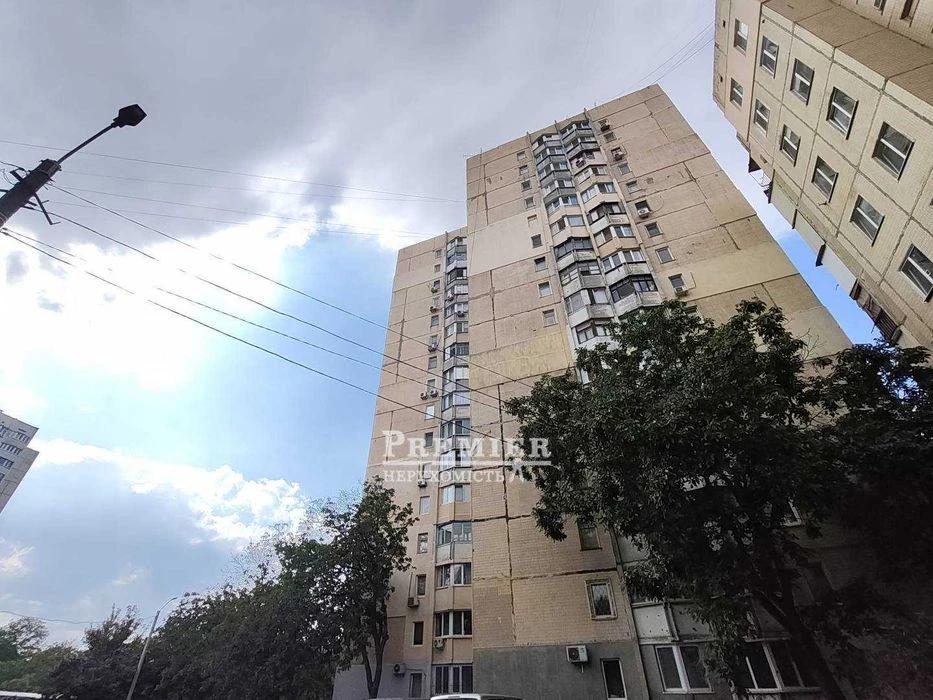 Продам 4-х кім. квартиру в Одесі