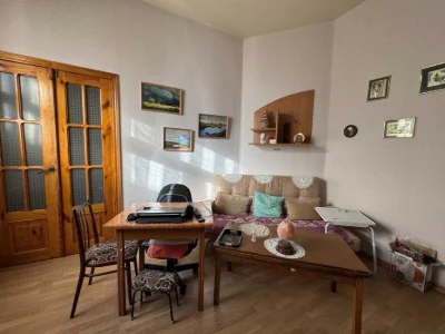 Терміново продам 3-квартиру в центрі міста на вул. Базарна/І