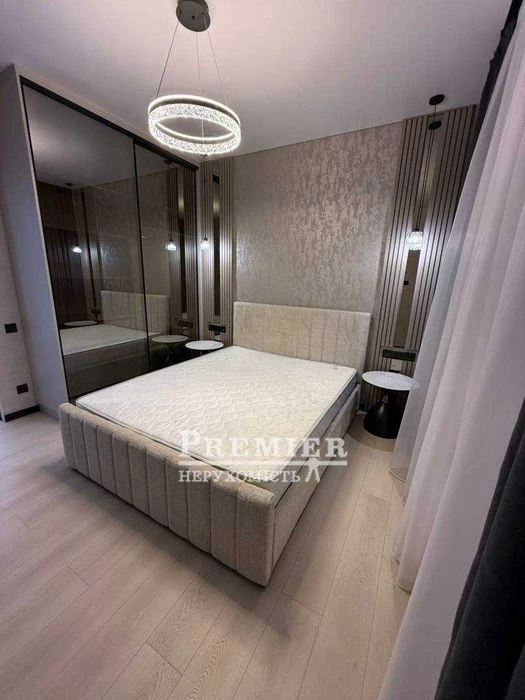 Видова 2-кімнатна квартира 62 м² у ЖК «Жемчужина», дизайнерс