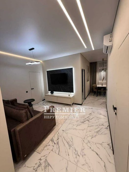 Видова 2-кімнатна квартира 62 м² у ЖК «Жемчужина», дизайнерс