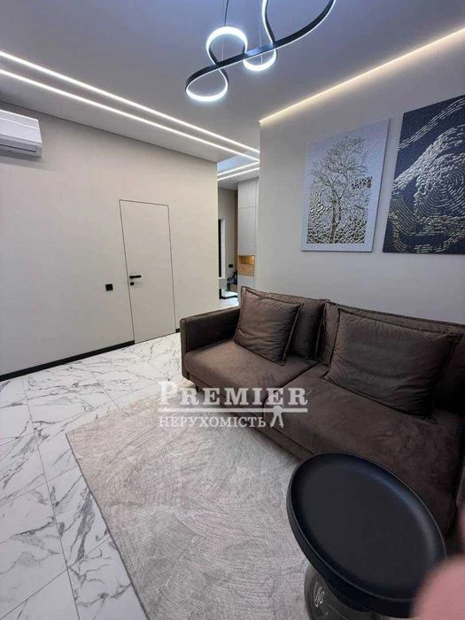 Видова 2-кімнатна квартира 62 м² у ЖК «Жемчужина», дизайнерс